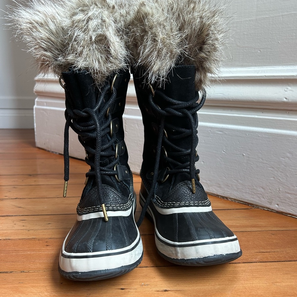 Sorel Women’s snow boots black with fur